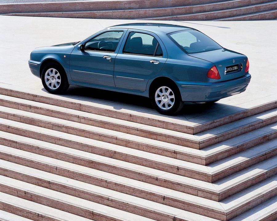  Lancia Lybra 1999 года  (фото 17 из 67)
